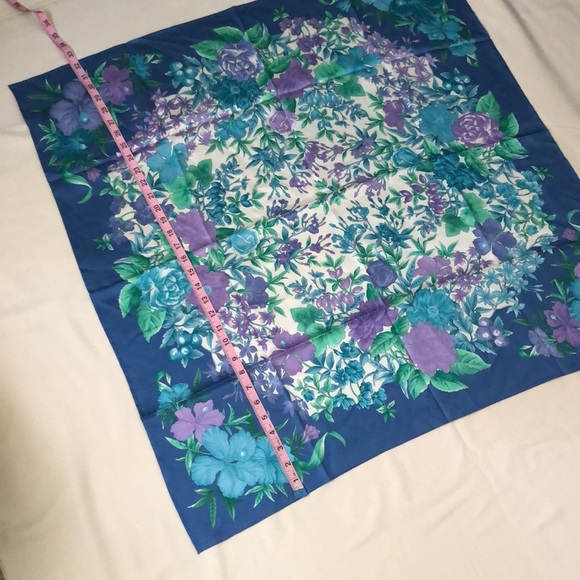 Vintage Jim Johnson Pure Silk Wrap - Picture 9 of 11